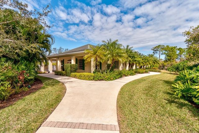 686 Gossamer Wing Way, Sebastian, FL 32958