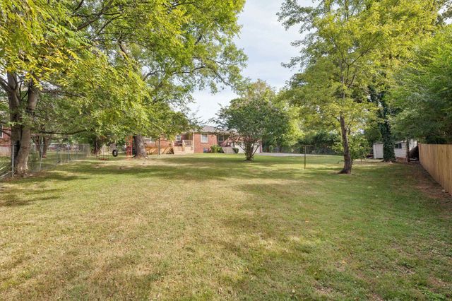 2559 Lakeland Dr, Nashville, TN 37214