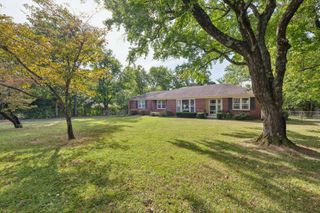 2559 Lakeland Dr, Nashville, TN 37214