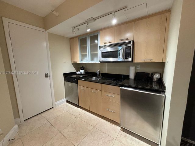 2670 E Sunrise Boulevard 302, Fort Lauderdale, FL 33304