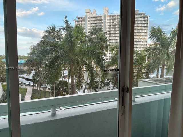 2670 E Sunrise Boulevard 302, Fort Lauderdale, FL 33304