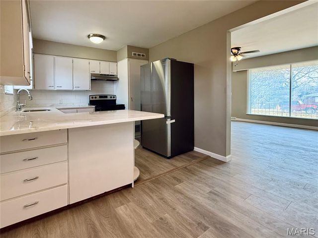 2525 W Avondale Street, Poplar Bluff, MO 63901