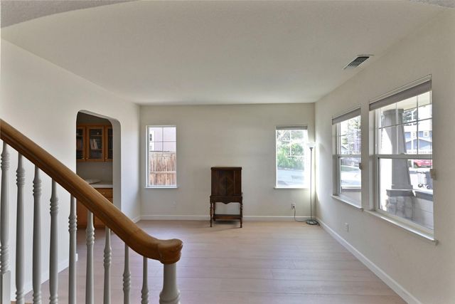 2008 Centennial Ct, Modesto, CA 95357