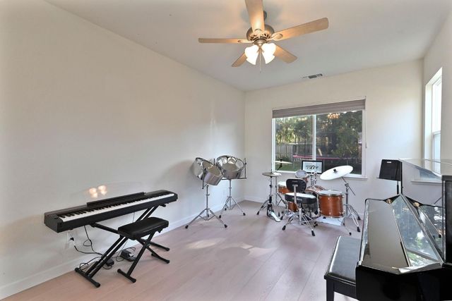 2008 Centennial Ct, Modesto, CA 95357