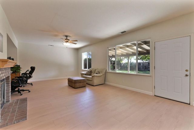 2008 Centennial Ct, Modesto, CA 95357