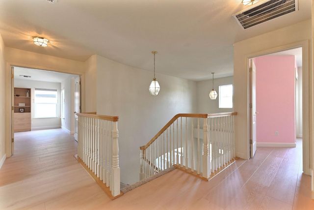 2008 Centennial Ct, Modesto, CA 95357