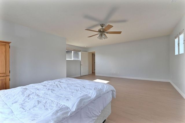 2008 Centennial Ct, Modesto, CA 95357