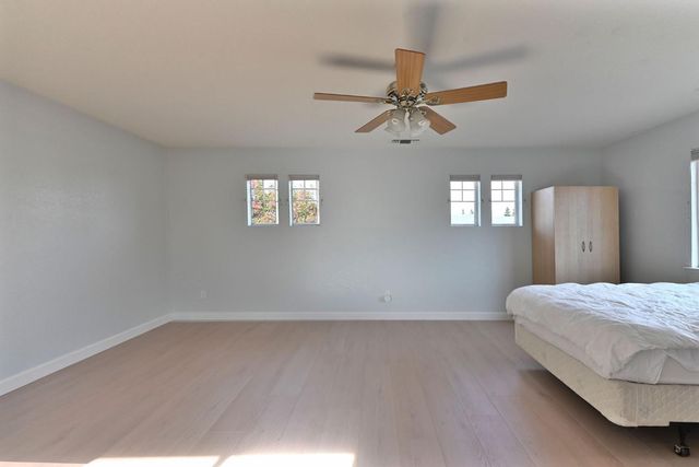 2008 Centennial Ct, Modesto, CA 95357