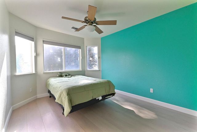 2008 Centennial Ct, Modesto, CA 95357