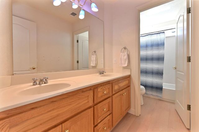 2008 Centennial Ct, Modesto, CA 95357