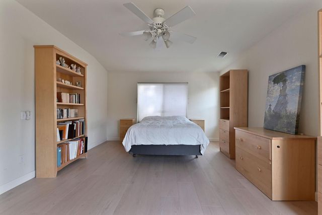 2008 Centennial Ct, Modesto, CA 95357