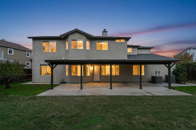 2008 Centennial Ct, Modesto, CA 95357