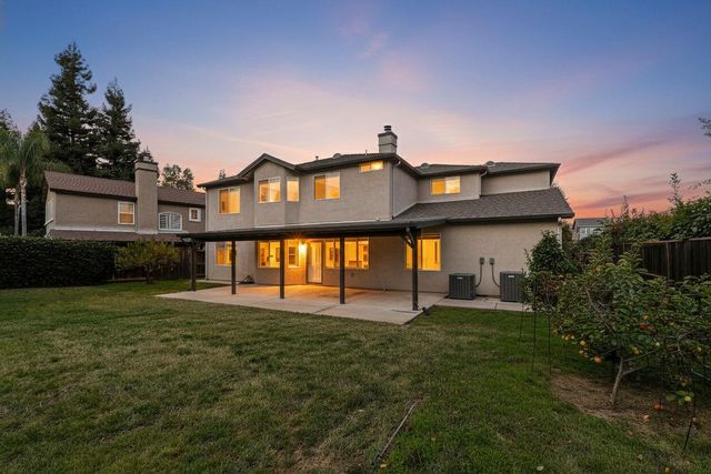 2008 Centennial Ct, Modesto, CA 95357