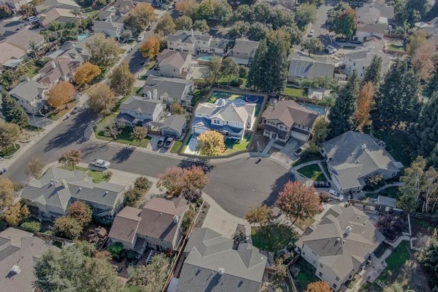 2008 Centennial Ct, Modesto, CA 95357