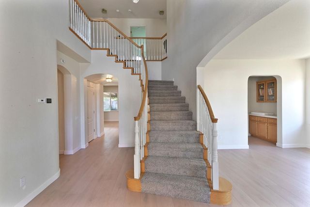 2008 Centennial Ct, Modesto, CA 95357