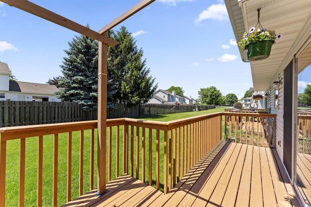 2364 CEDAR RIDGE COURT, Green Bay, WI 54313
