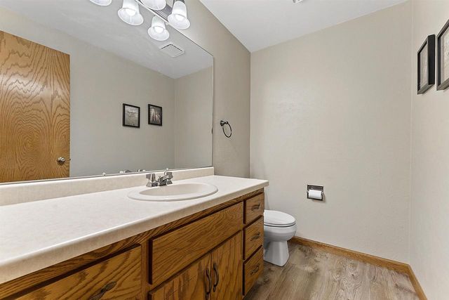 2364 CEDAR RIDGE COURT, Green Bay, WI 54313