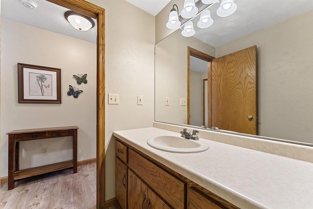 2364 CEDAR RIDGE COURT, Green Bay, WI 54313