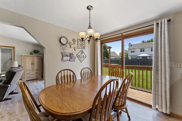 2364 CEDAR RIDGE COURT, Green Bay, WI 54313