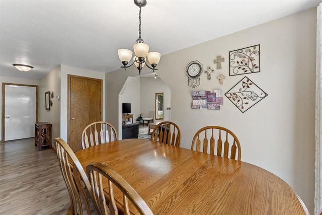 2364 CEDAR RIDGE COURT, Green Bay, WI 54313