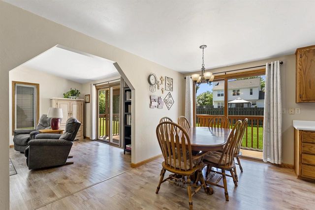 2364 CEDAR RIDGE COURT, Green Bay, WI 54313