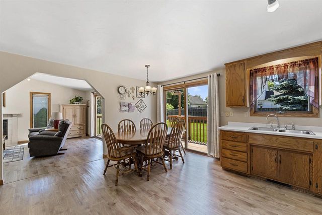 2364 CEDAR RIDGE COURT, Green Bay, WI 54313
