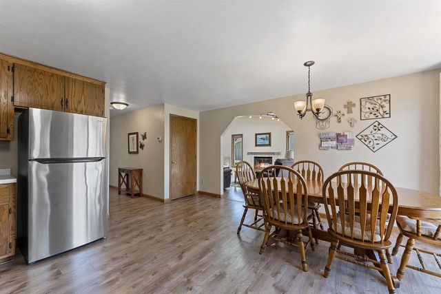 2364 CEDAR RIDGE COURT, Green Bay, WI 54313