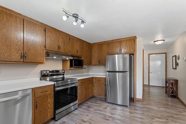 2364 CEDAR RIDGE COURT, Green Bay, WI 54313