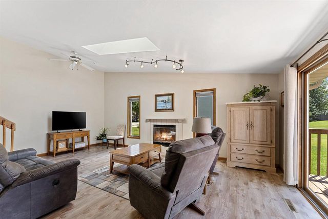 2364 CEDAR RIDGE COURT, Green Bay, WI 54313