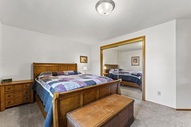 2364 CEDAR RIDGE COURT, Green Bay, WI 54313