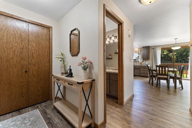 2364 CEDAR RIDGE COURT, Green Bay, WI 54313