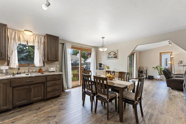 2364 CEDAR RIDGE COURT, Green Bay, WI 54313