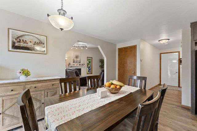 2364 CEDAR RIDGE COURT, Green Bay, WI 54313