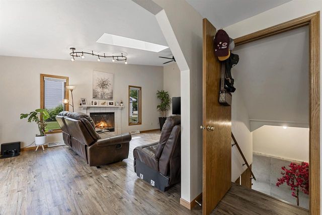 2364 CEDAR RIDGE COURT, Green Bay, WI 54313