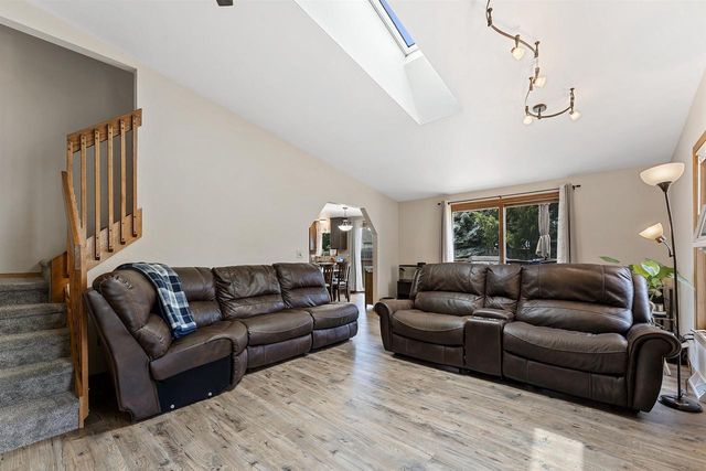 2364 CEDAR RIDGE COURT, Green Bay, WI 54313