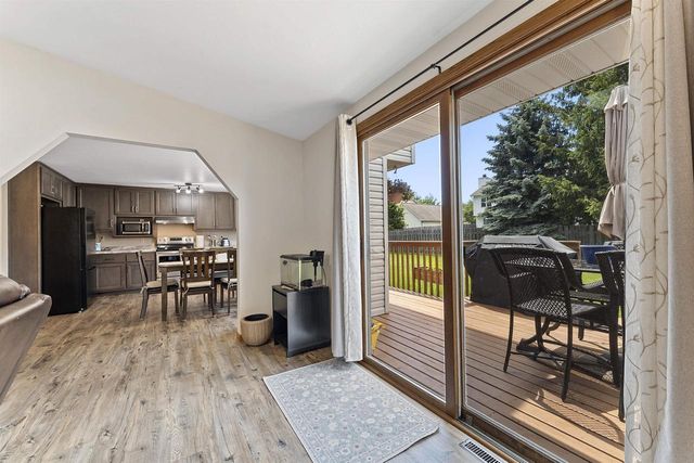 2364 CEDAR RIDGE COURT, Green Bay, WI 54313