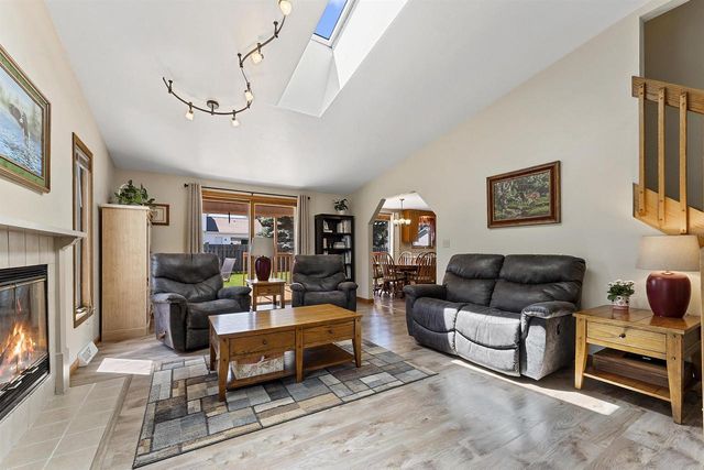2364 CEDAR RIDGE COURT, Green Bay, WI 54313