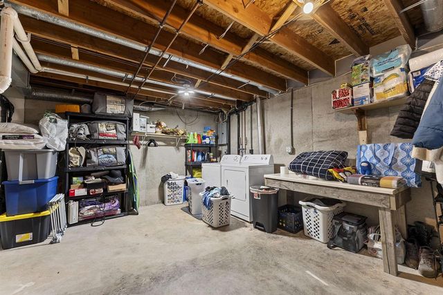 2364 CEDAR RIDGE COURT, Green Bay, WI 54313