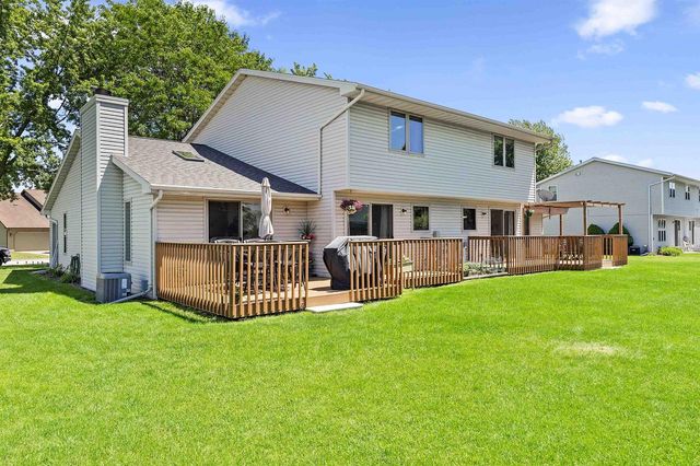 2364 CEDAR RIDGE COURT, Green Bay, WI 54313
