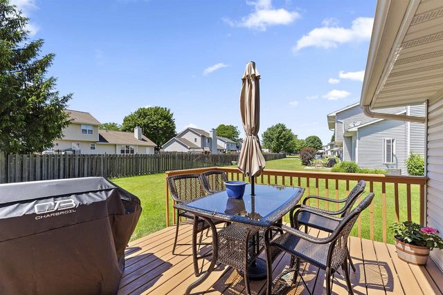 2364 CEDAR RIDGE COURT, Green Bay, WI 54313