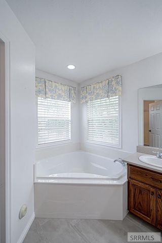 1040 Wheatstone Drive, Idaho Falls, ID 83404