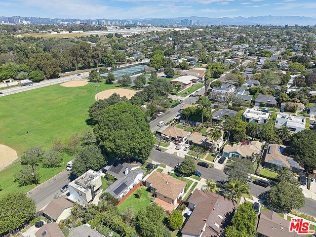 1507 Glyndon Avenue, Venice, CA 90291