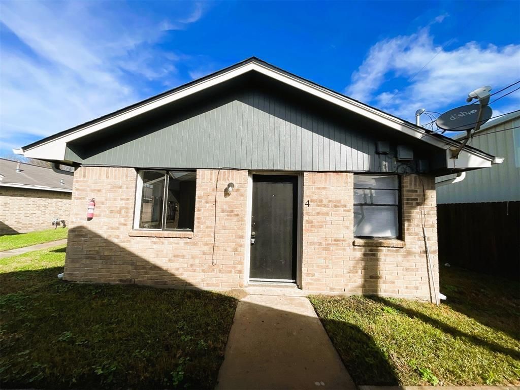 8814 Manus Street 4, Houston, TX 77093