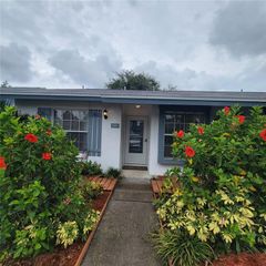 7229 PARKSIDE VILLAS DRIVE, St Petersburg, FL 33709