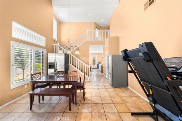 909 Heron Drive, Corona, CA 92879