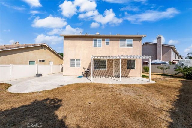 909 Heron Drive, Corona, CA 92879