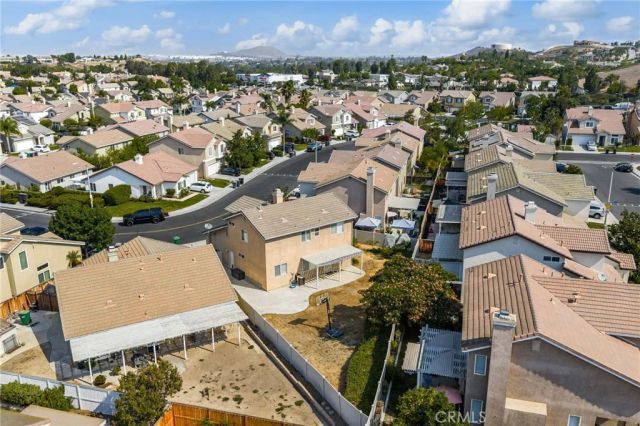 909 Heron Drive, Corona, CA 92879