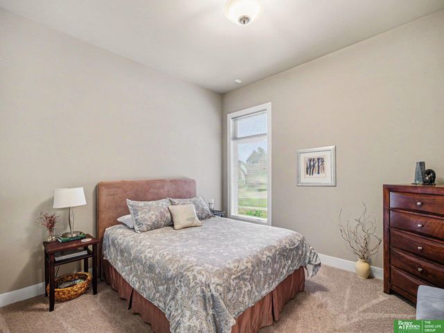 10238 N 29th Court, Omaha, NE 68122