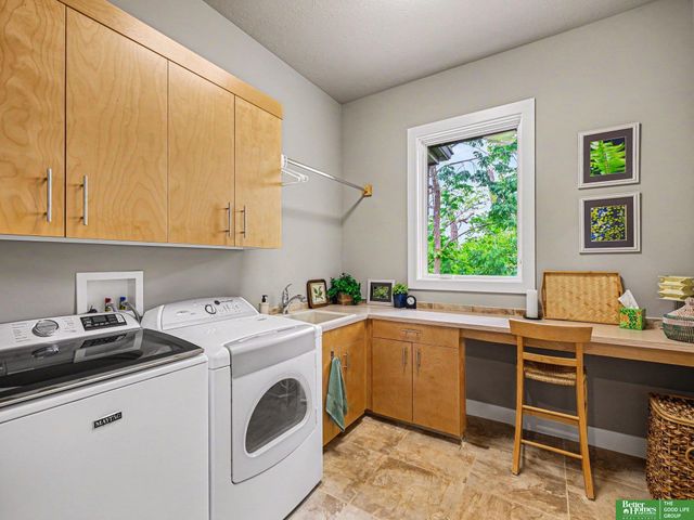 10238 N 29th Court, Omaha, NE 68122