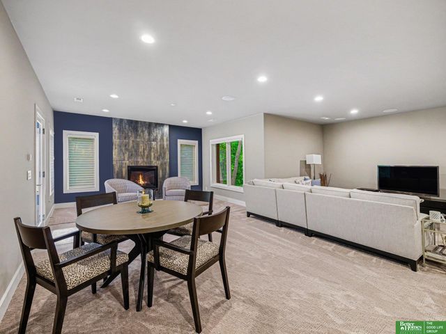 10238 N 29th Court, Omaha, NE 68122